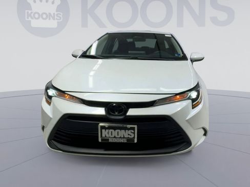 Used 2024 Toyota Corolla LE FWD image 4
