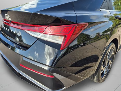 Certified 2024 Hyundai Elantra SEL w/ Convenience Package FWD image 34
