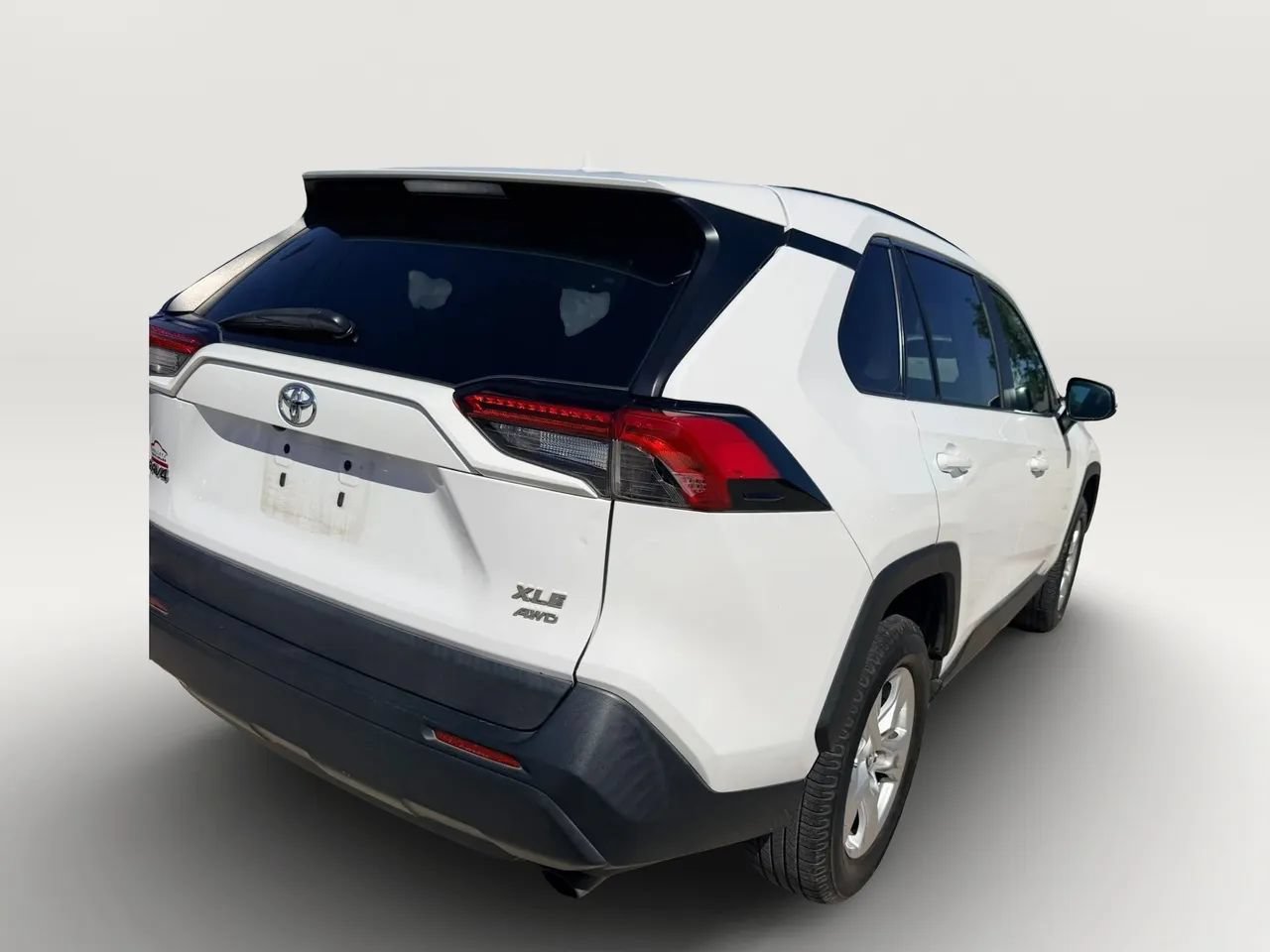 Used 2020 Toyota RAV4 XLE w/ Carpet Mat Package AWD/4WD image 11