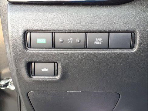 Used 2024 Nissan Sentra SV image 12