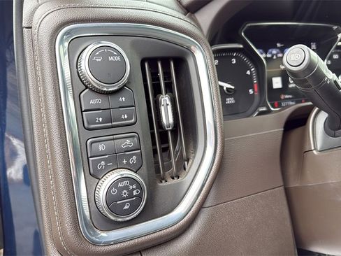 Used 2022 GMC Sierra 3500 Denali image 25