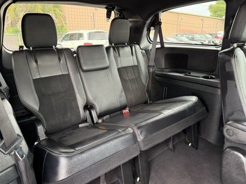Used 2015 Dodge Grand Caravan SXT FWD image 18