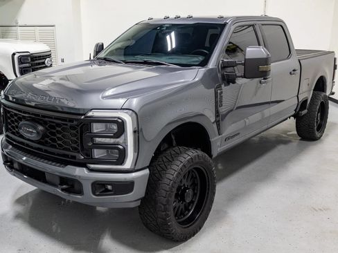 Used 2024 Ford F250 Platinum AWD/4WD image 3