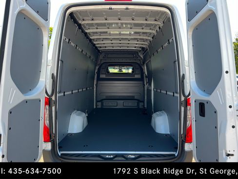 Used 2026 Mercedes-Benz Sprinter 2500 image 15