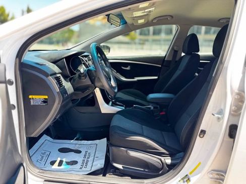 Used 2015 Hyundai Elantra GT FWD image 21