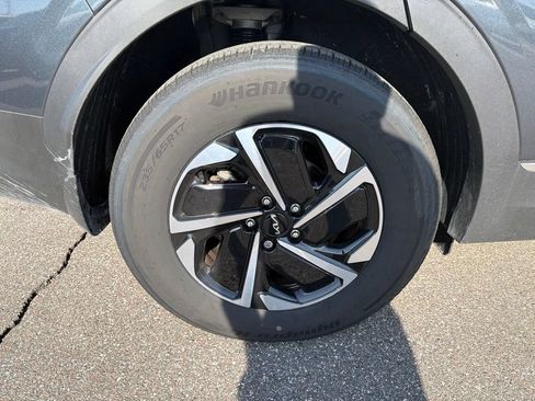 Certified 2025 Kia Sportage LX AWD/4WD image 28