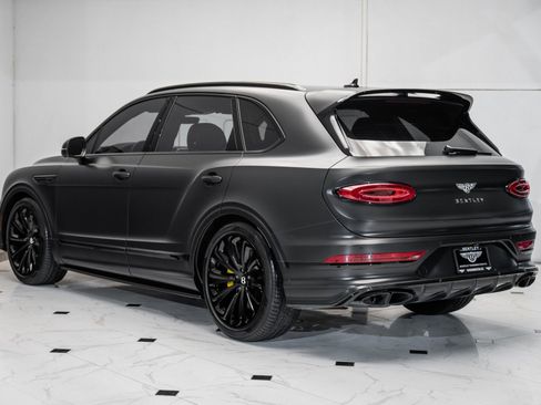 Used 2024 Bentley Bentayga Azure V8 image 3