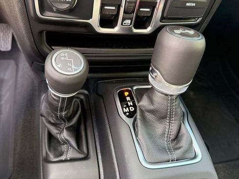 Certified 2025 Jeep Wrangler Sahara w/ Safety Group image 18