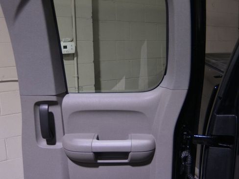 Used 2007 Chevrolet Silverado 2500 W/T w/ LS Package image 9