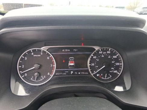 Used 2025 Nissan Rogue SV image 21