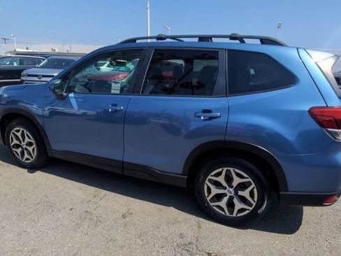 Used 2020 Subaru Forester Premium AWD/4WD image 6