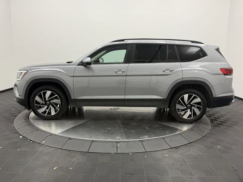 Used 2024 Volkswagen Atlas SE FWD image 4