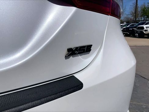 Used 2020 Toyota Camry XSE image 10