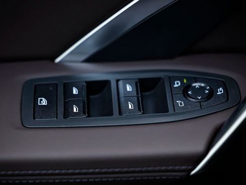 Used 2025 BMW X1 xDrive28i w/ Technology Package image 16