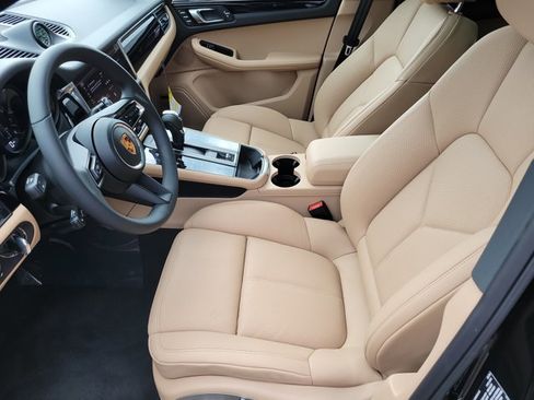New 2026 Porsche Macan image 22