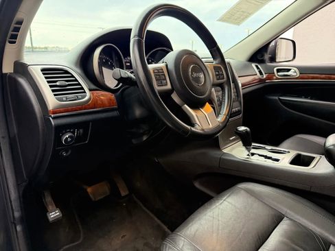 Used 2013 Jeep Grand Cherokee Limited image 16