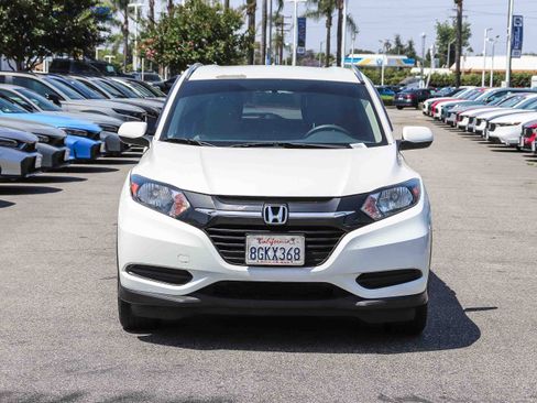 Used 2018 Honda HR-V LX image 2