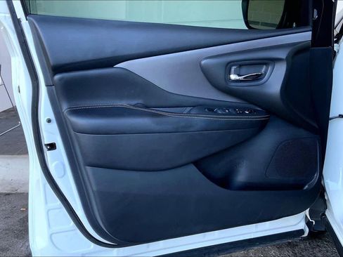 Used 2022 Nissan Murano SV w/ SV Midnight Edition Package image 21