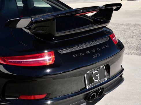 Used 2015 Porsche 911 GT3 w/ Carbon Interior Package image 5