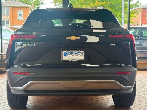 Used 2024 Chevrolet Blazer EV LT image 5