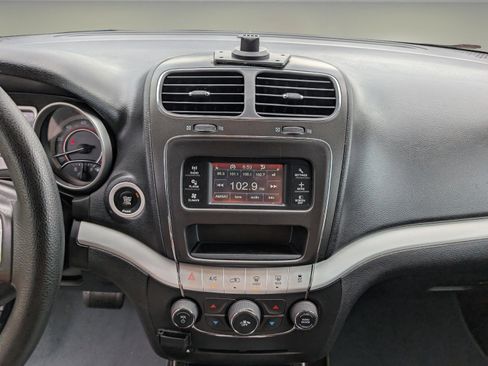 Used 2015 Dodge Journey SXT w/ Flexible Seating Group image 16