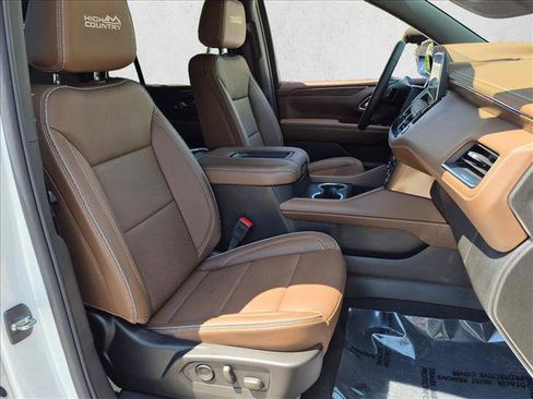 Used 2024 Chevrolet Tahoe High Country AWD/4WD image 24