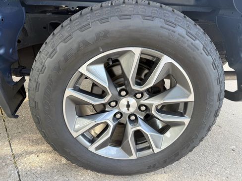 Used 2024 Chevrolet Silverado 1500 RST w/ Z71 Off-Road Package image 26