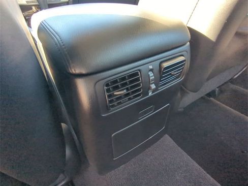 Used 2018 INFINITI Q70 Luxe image 22