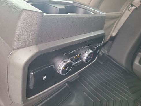 Used 2021 Ford Expedition XLT RWD image 25