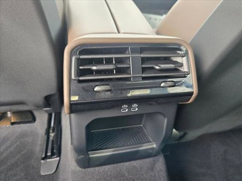 Used 2026 BMW i5 eDrive40 w/ Premium Package image 15