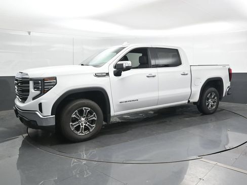 Used 2025 GMC Sierra 1500 SLT AWD/4WD image 10