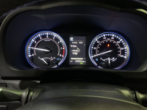 Used 2019 Toyota Highlander SE w/ Nightshade Edition AWD/4WD image 25