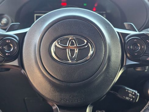 Used 2024 Toyota GR86 Premium image 30