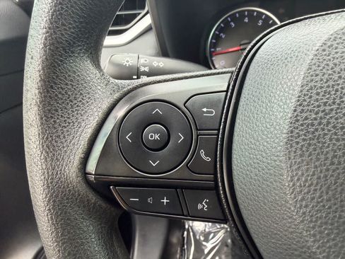 Used 2020 Toyota RAV4 LE w/ Carpet Mat Package FWD image 17