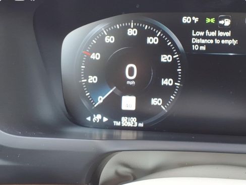 Used 2022 Volvo XC90 T6 Momentum w/ Climate Package AWD/4WD image 24