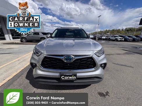 Used 2023 Toyota Highlander Limited image 2