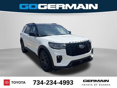 Used 2025 Ford Explorer ST AWD/4WD image 4