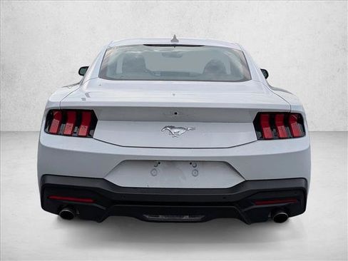 Used 2025 Ford Mustang Coupe RWD image 7