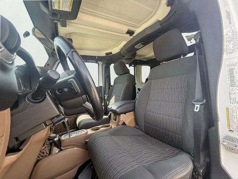 Used 2012 Jeep Wrangler Unlimited Sahara w/ Dual Top Group AWD/4WD image 20