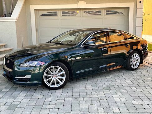 Used 2018 Jaguar XJ R-Sport AWD/4WD image 4