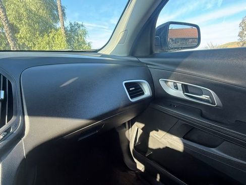 Used 2017 Chevrolet Equinox LT w/ Convenience Package image 21