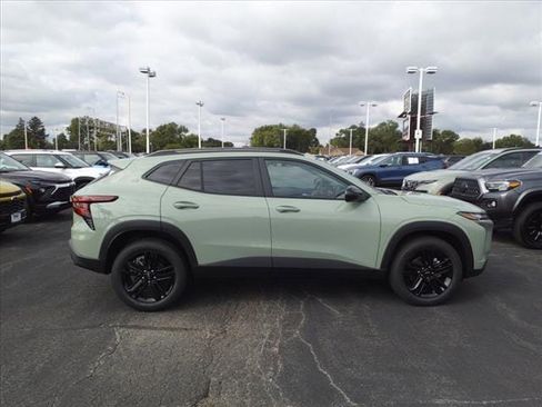 New 2025 Chevrolet Trax ACTIV w/ Driver Confidence Package image 2