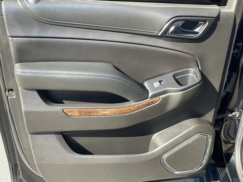 Used 2020 Chevrolet Suburban LT RWD image 34