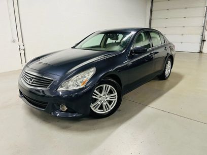 Used 2011 INFINITI G25 x w/ Moonroof Pkg