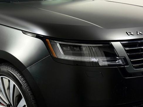 New 2025 Land Rover Range Rover SV image 14