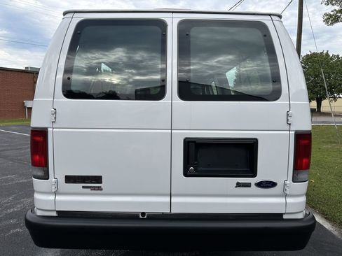 Used 2010 Ford E-350 and Econoline 350 Extended Wagon Super Duty image 7