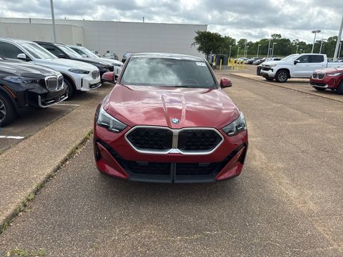 Used 2024 BMW X2 xDrive28i AWD/4WD image 2