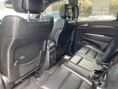 Used 2018 Jeep Grand Cherokee Overland RWD image 5