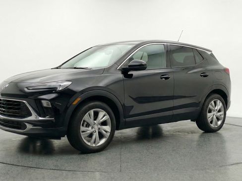 Used 2025 Buick Encore GX Preferred AWD/4WD image 3