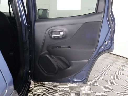 Used 2020 Jeep Renegade Latitude AWD/4WD image 20
